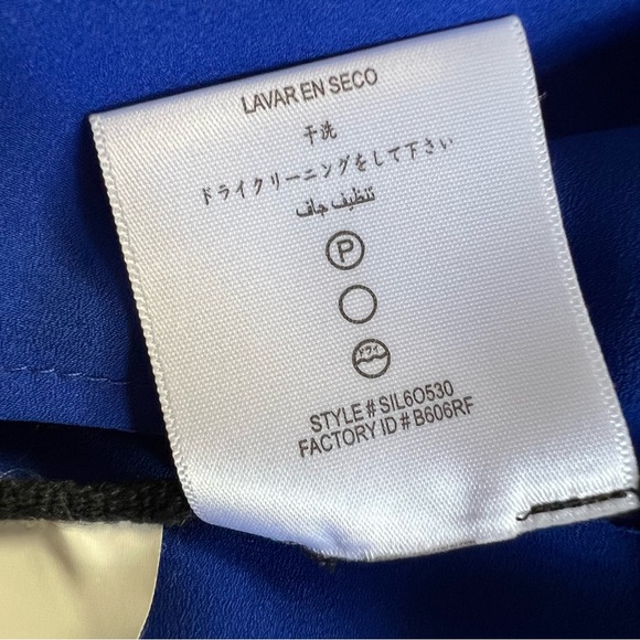 BCBGMAXAZRIA Runway 'Lydia' Silk Longsleeve Dress (Larkspur Blue) Small $428 - Picture 9 of 9